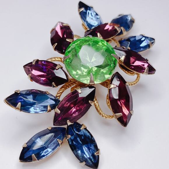 VTG Signed Judy Lee Mid Century Brooch Blue Red Green Rhinestones Sparkly Pin - Picture 3 of 11